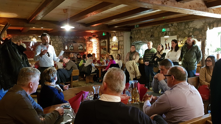 MD Srdjan Kristic talks to attendees